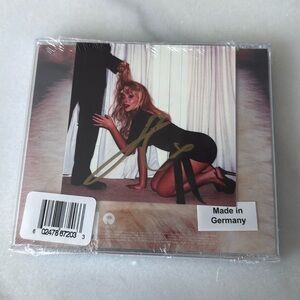 SIGNED Sabrina Carpenter Man's Best Friend CD + Signed LP Insert